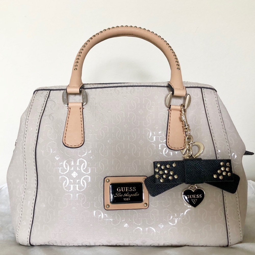 Cute Guess Tote!